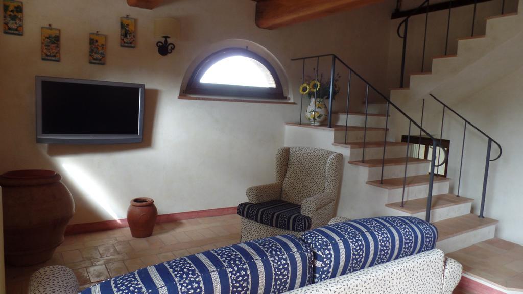 Il Fienile Holiday Home Le Fornacette المظهر الخارجي الصورة
